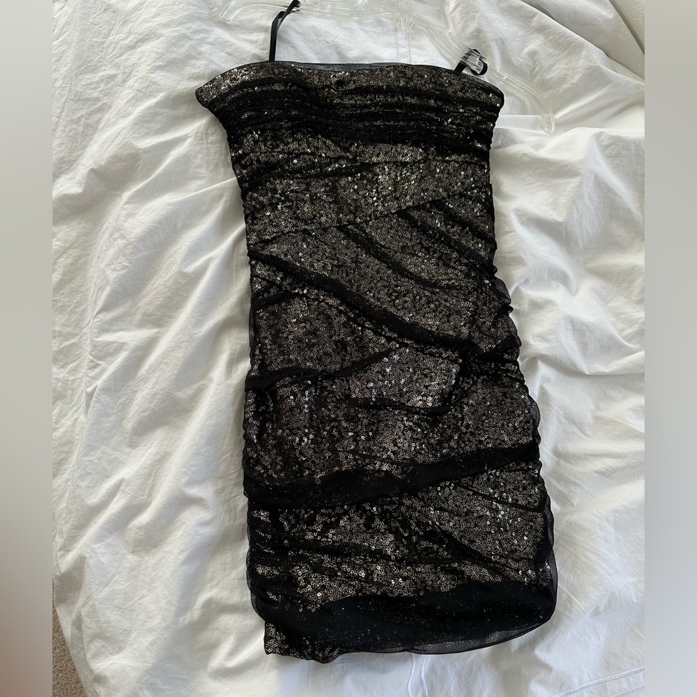 Bebe dress